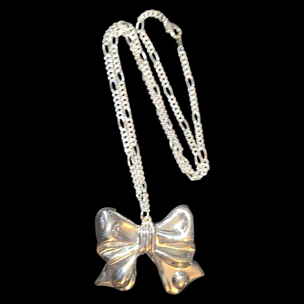 Vintage Silver Tone Puffy Bow Pendant Necklace Figaro Chain Statement 24in